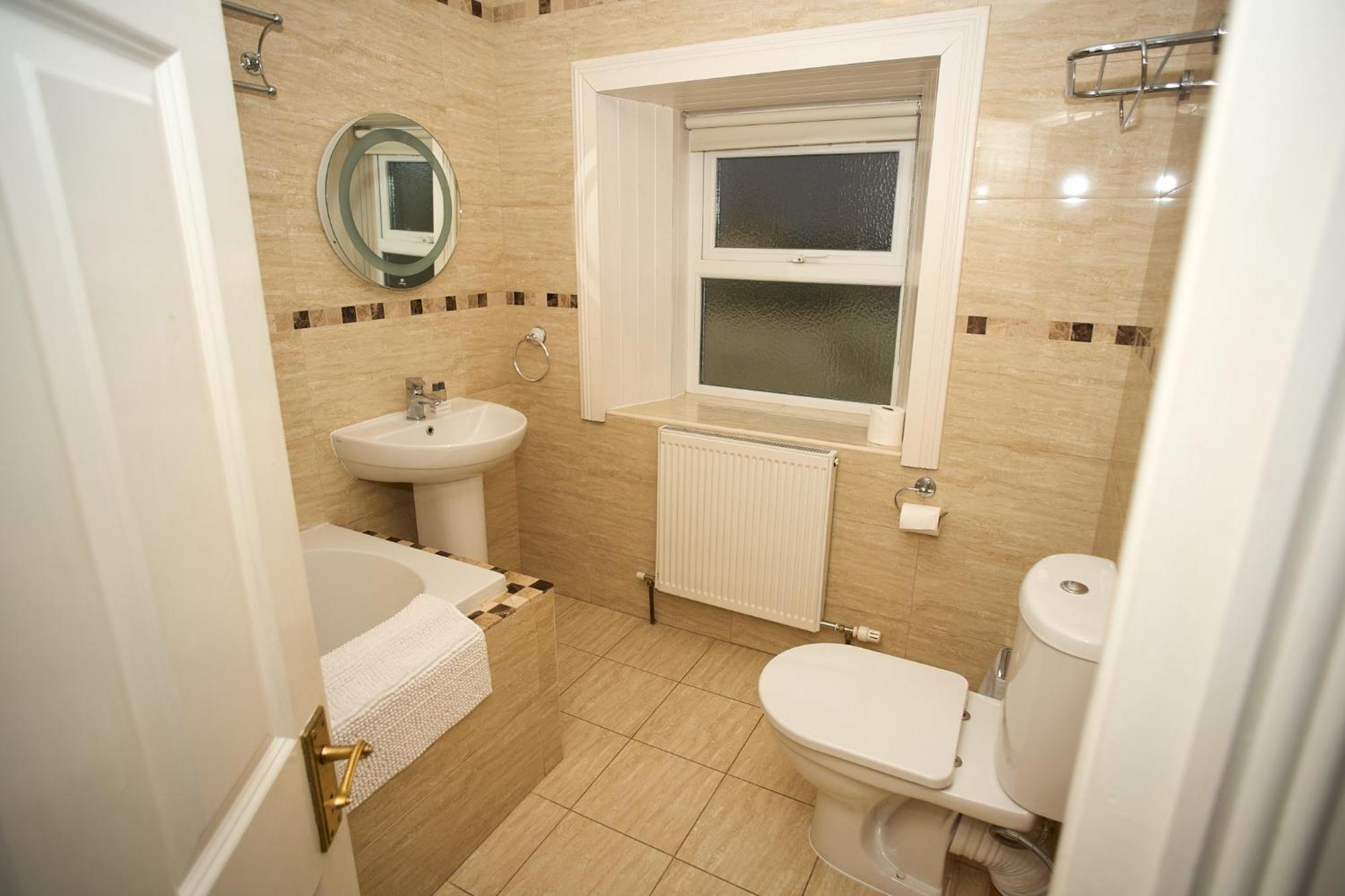 Five Glens Inn Manorhamilton Екстериор снимка